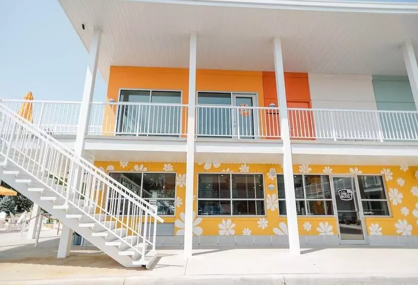 The Grove Motel