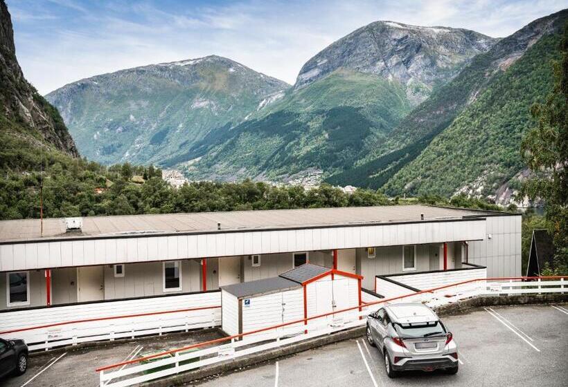 Trolltunga Hostel