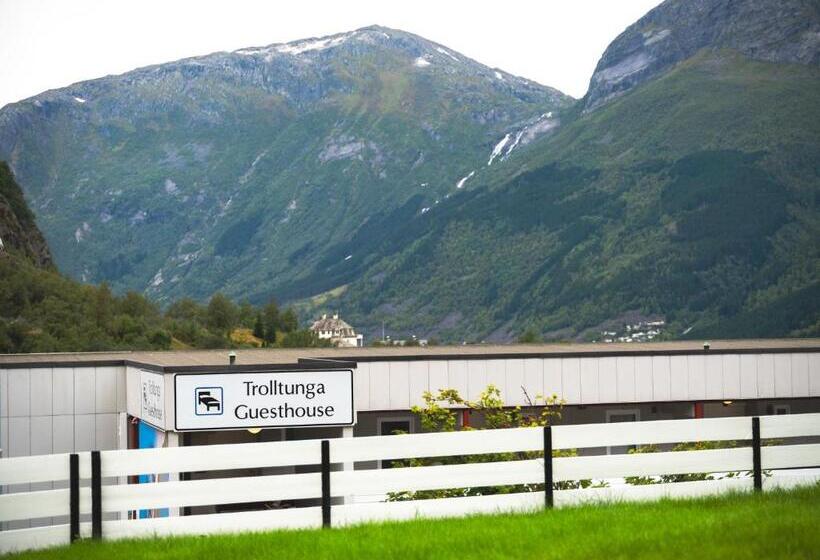 Trolltunga Hostel