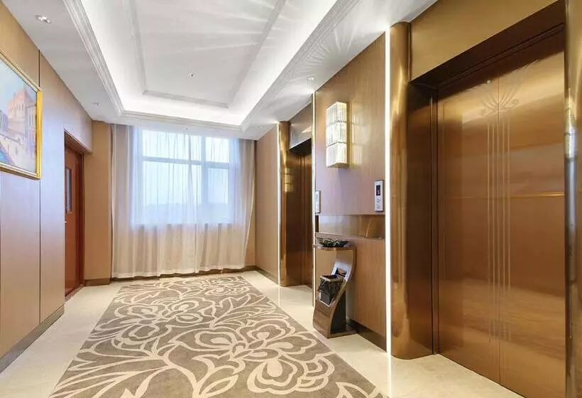 Vienna International Hotel Lanzhou Sasseur Outlets & Yellow Riverside