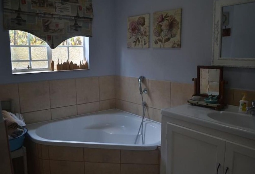 Ambleside Clarens Self Catering Cottages