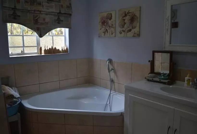 Ambleside Clarens Self Catering Cottages