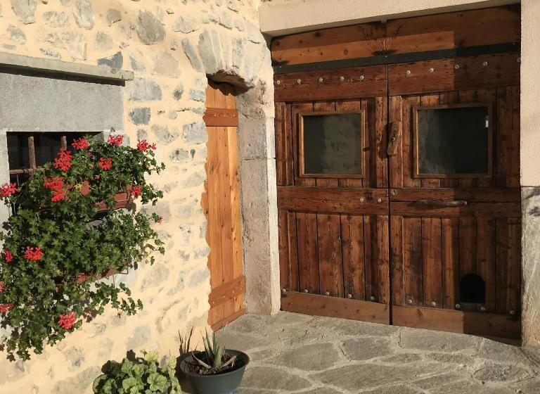 צימר Le Rocher Des Ducs, Vue Sur Montagne, Abris Voitures Et Motos