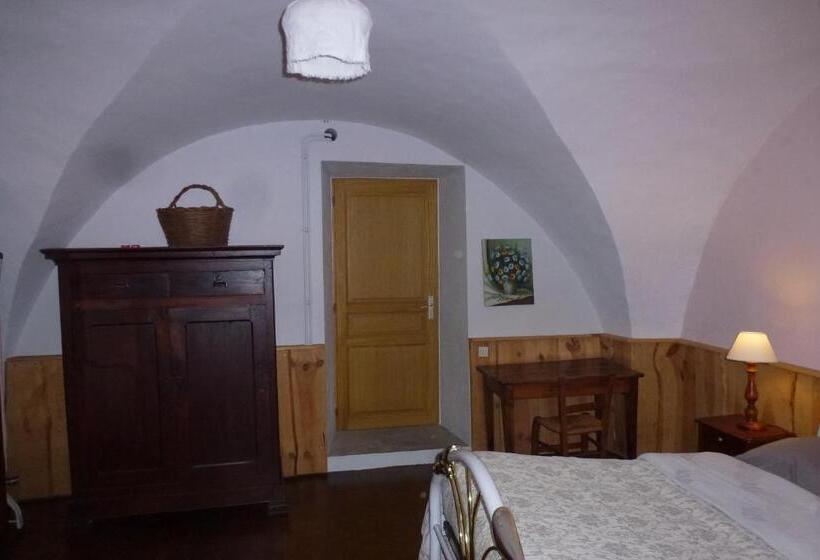 צימר Le Rocher Des Ducs, Vue Sur Montagne, Abris Voitures Et Motos