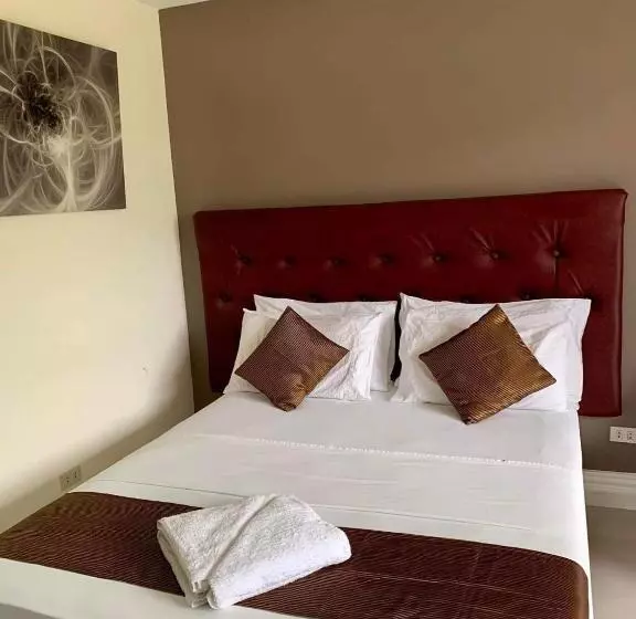 Hotelli Adelaida Pensionne