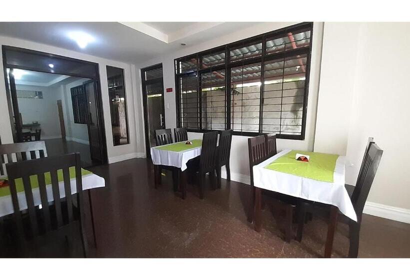 בית מלון כפרי Adelaida Pensionne