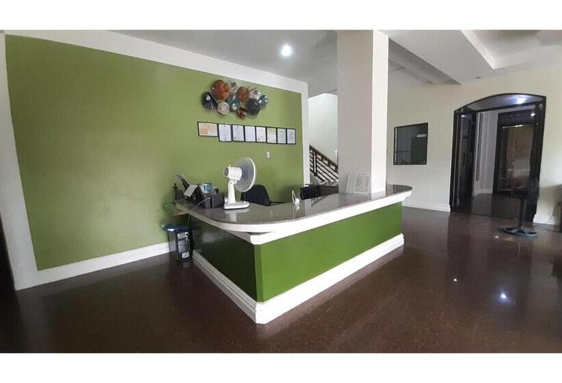 בית מלון כפרי Adelaida Pensionne