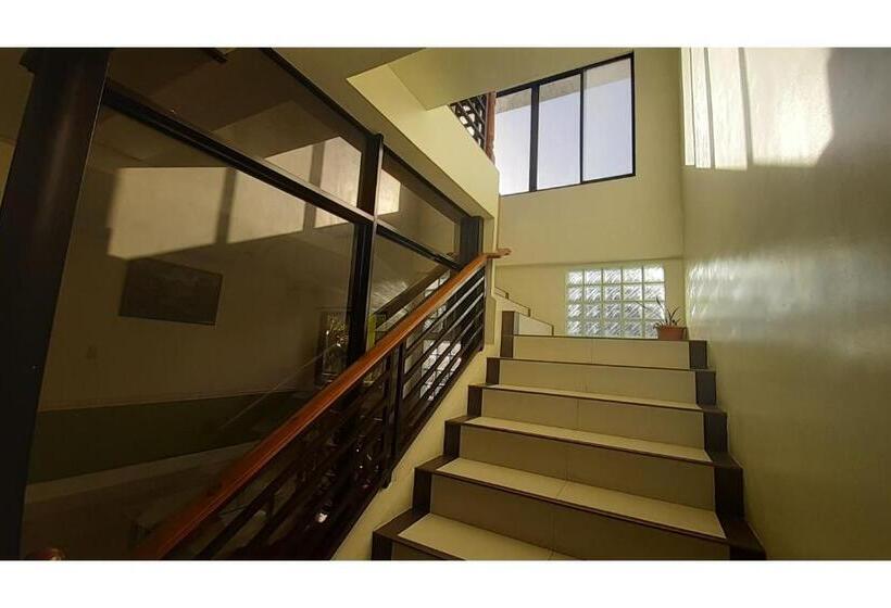 בית מלון כפרי Adelaida Pensionne