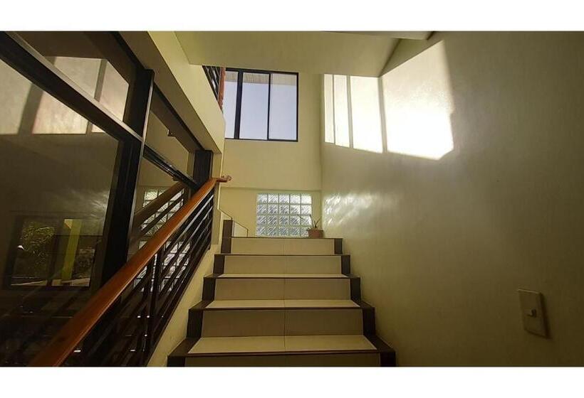 בית מלון כפרי Adelaida Pensionne