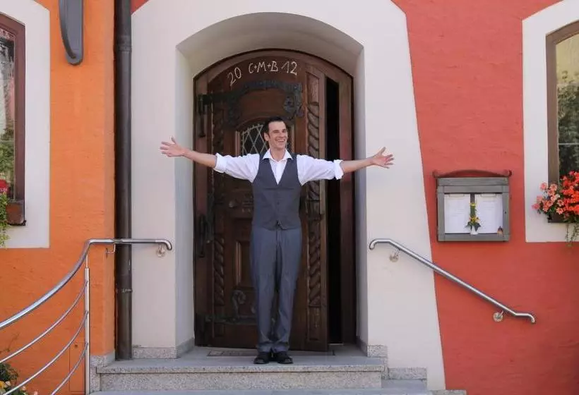 هتل Gasthof Zum Hirschen