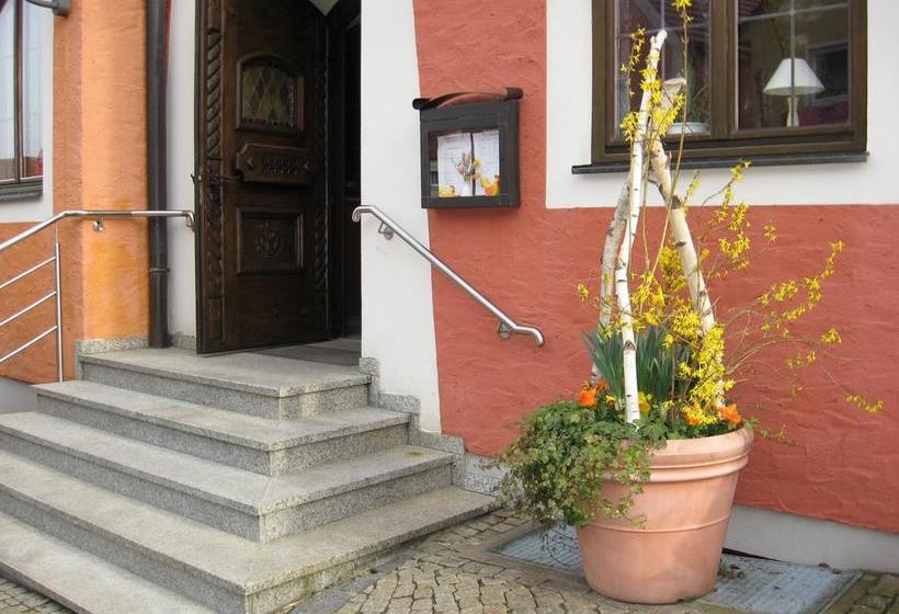 Hotelli Gasthof Zum Hirschen