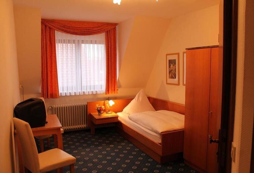 Hotelli Gasthof Zum Hirschen