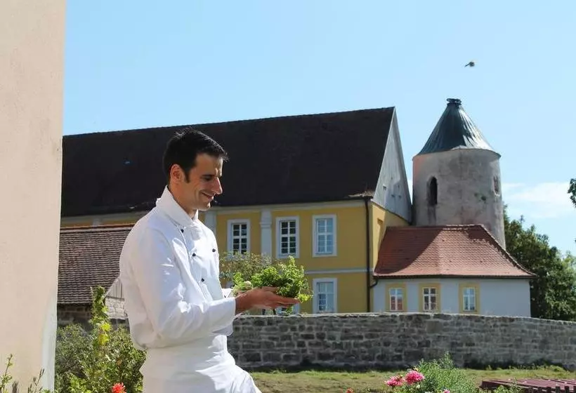 هتل Gasthof Zum Hirschen
