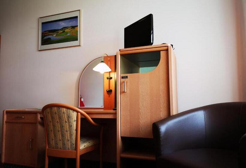 호텔 Golfcentrum Schloss Karnitz Rügen