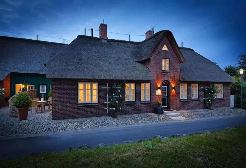 Hotelli Landhaus Altes Pastorat