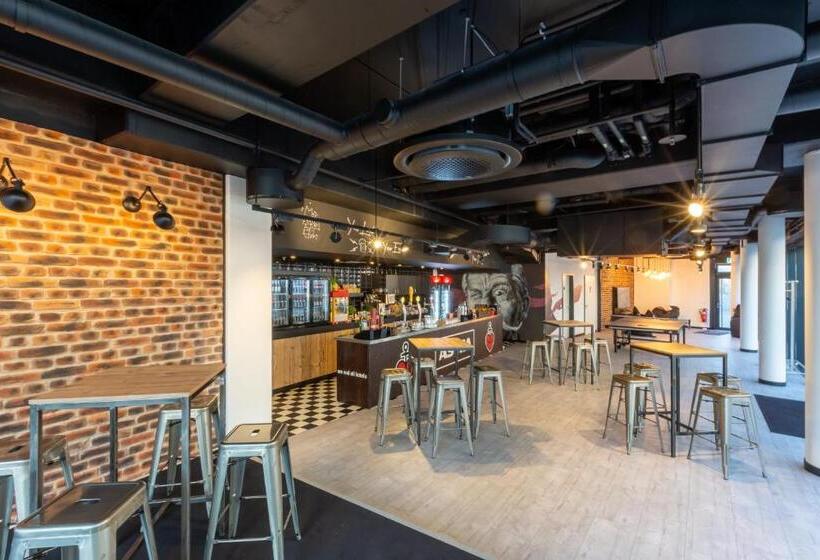 Me And All Hotel Dusseldorf, By Hyatt