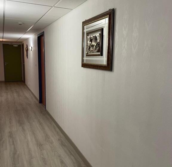 ホテル Sarl Macarena