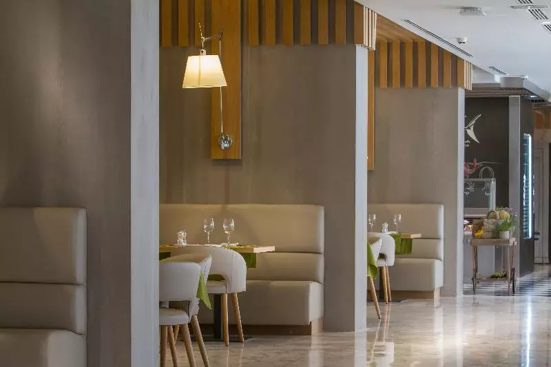 هتل Estimar Calpe Suitopia