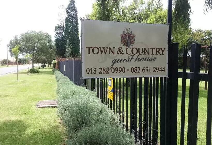بنسيون Town And Country Mpumalanga