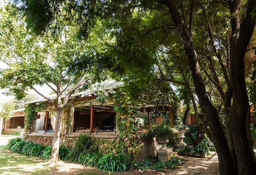 بنسيون Town And Country Mpumalanga