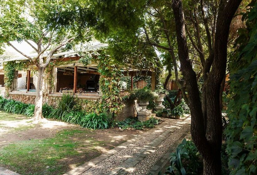 بنسيون Town And Country Mpumalanga