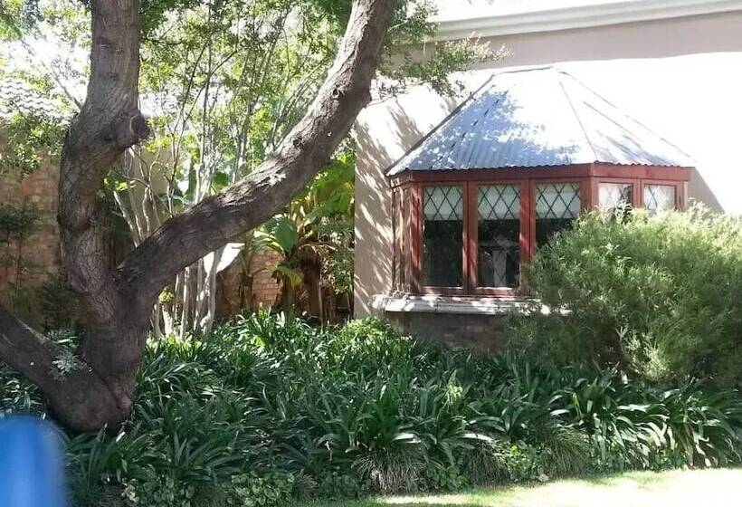 بنسيون Town And Country Mpumalanga