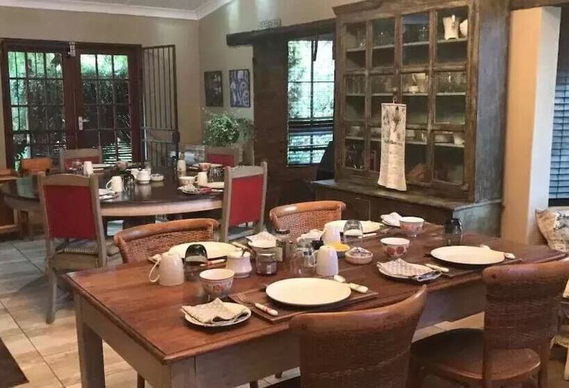 بنسيون Town And Country Mpumalanga