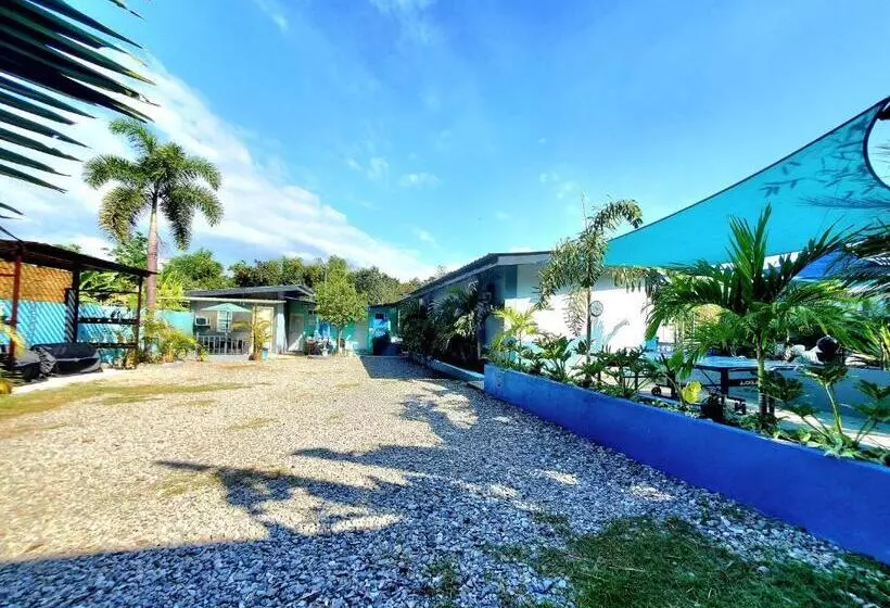 Retkeilymaja Hidden Palms Inn And Resort