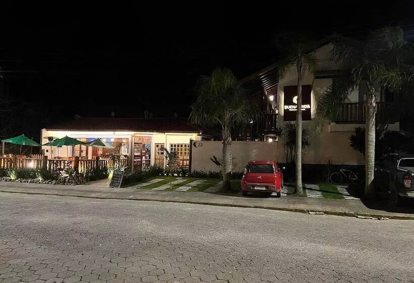 ユースホステル Pousada Buena Onda Garopaba Sc 50m Da Praia