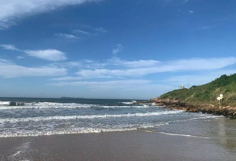 ユースホステル Pousada Buena Onda Garopaba Sc 50m Da Praia
