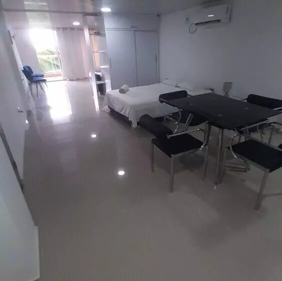 ベッドアンドブレックファースト Tropical House Club Bnb & Events