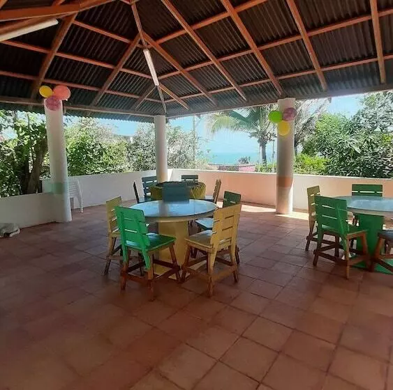 ベッドアンドブレックファースト Tropical House Club Bnb & Events