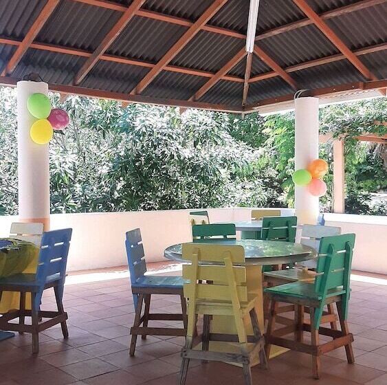 Bed and Breakfast Tropical House Club Bnb & Events