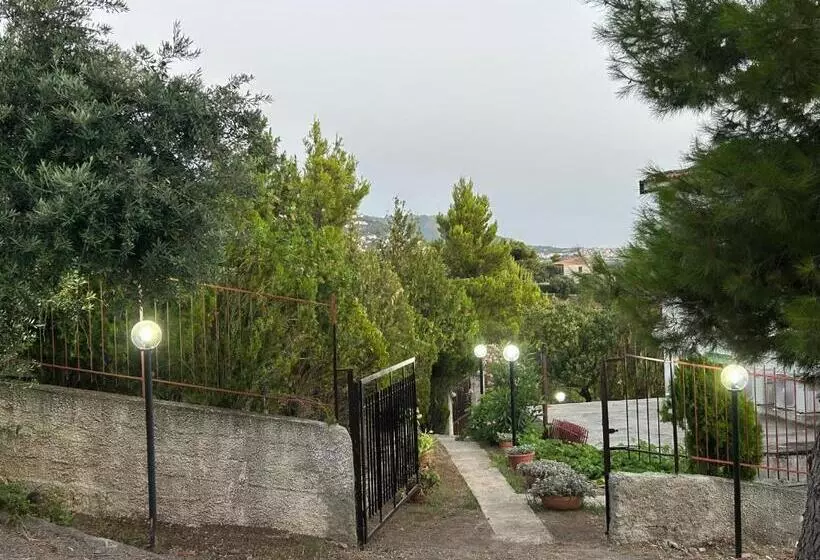 تختخواب و صبحانه Villa Loren