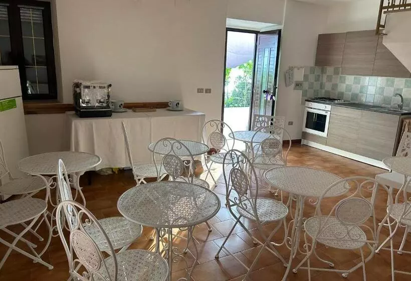 تختخواب و صبحانه Villa Loren