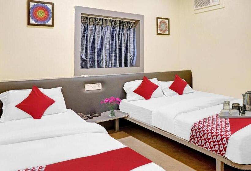 Flagship Hotel Breakers Stay