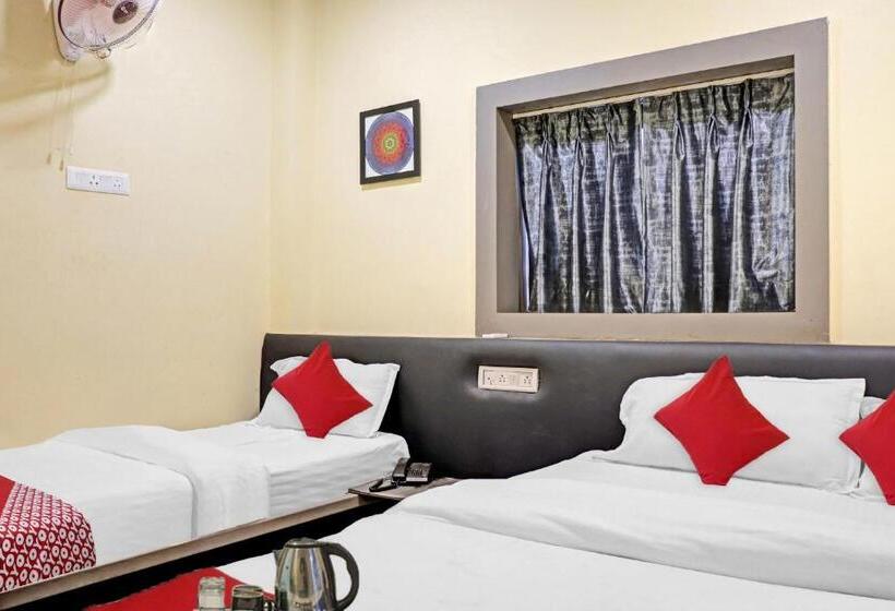 Flagship Hotel Breakers Stay