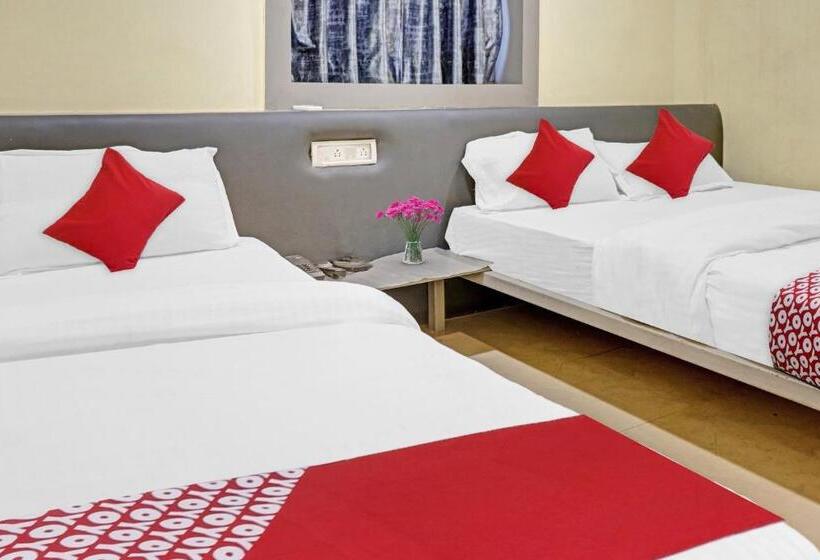 Flagship Hotel Breakers Stay