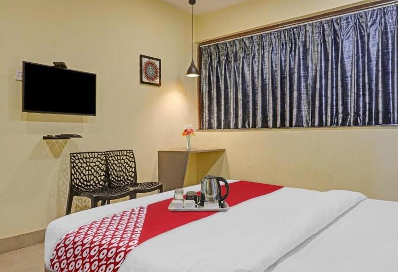 Flagship Hotel Breakers Stay