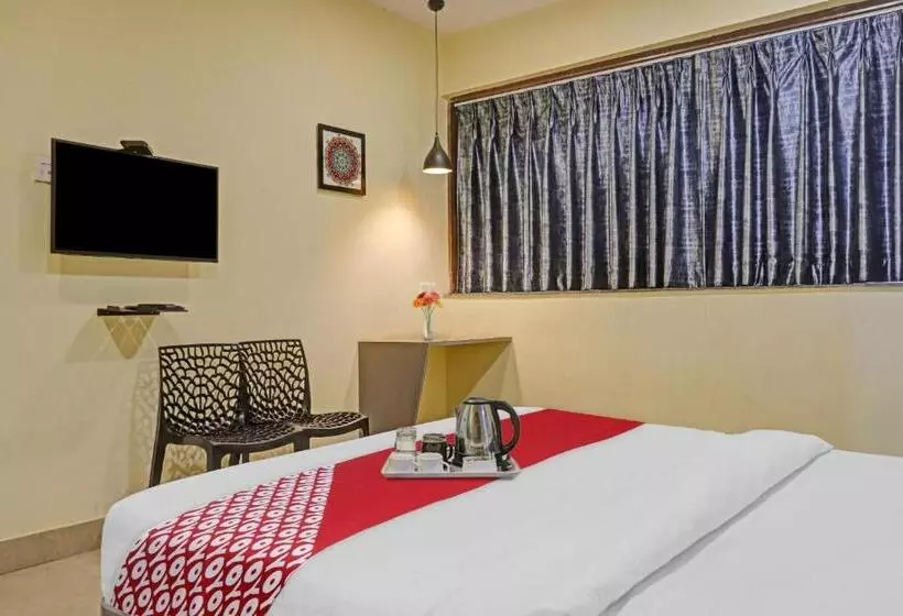 Flagship Hotel Breakers Stay