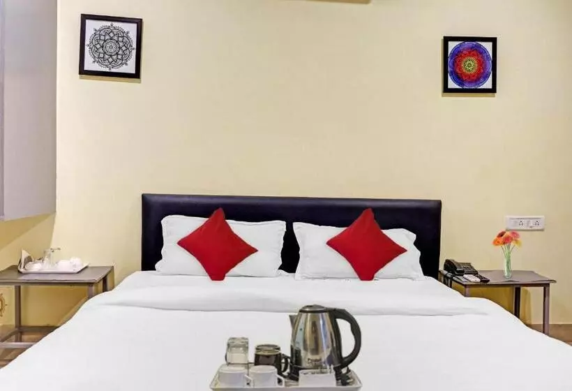 Flagship Hotel Breakers Stay