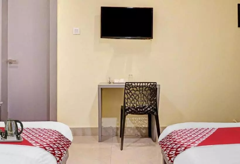 Flagship Hotel Breakers Stay