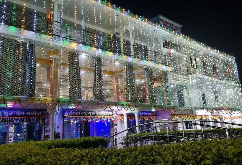 ホテル New Gurudeo Basera And Family Restaurant