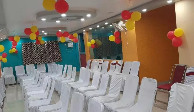 ホテル New Gurudeo Basera And Family Restaurant