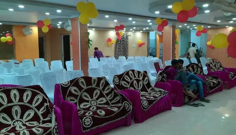 ホテル New Gurudeo Basera And Family Restaurant