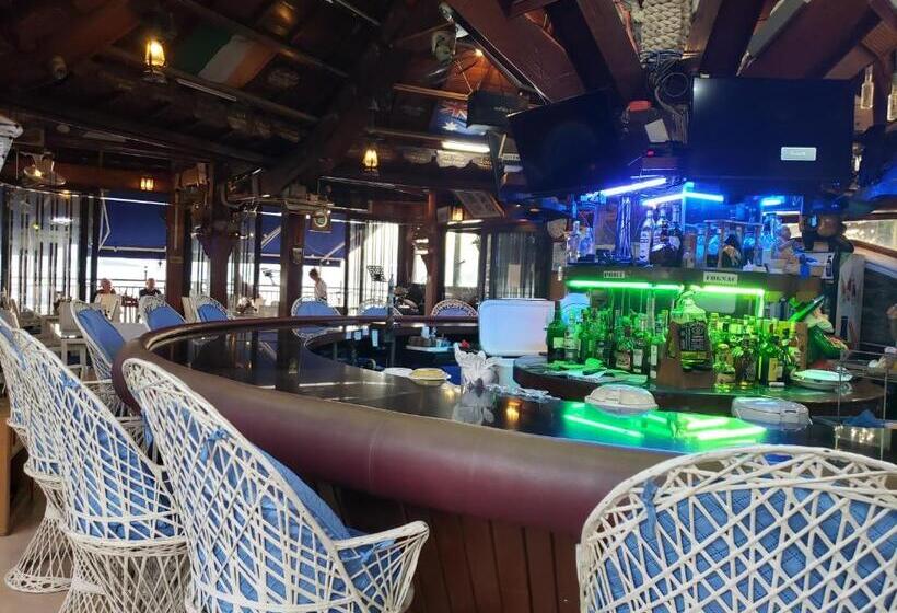 호텔 Palm Tree Resort And Restaurant