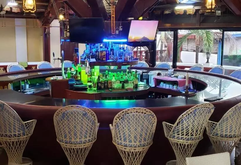 Hotelli Palm Tree Resort And Restaurant
