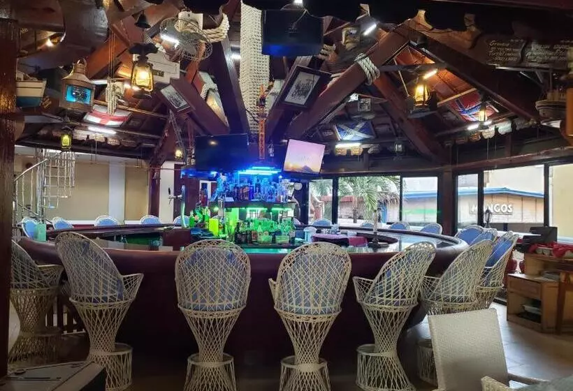Hotelli Palm Tree Resort And Restaurant