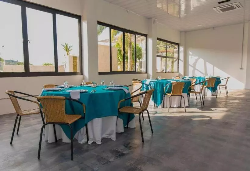 Hotelli Resort Del Cafe