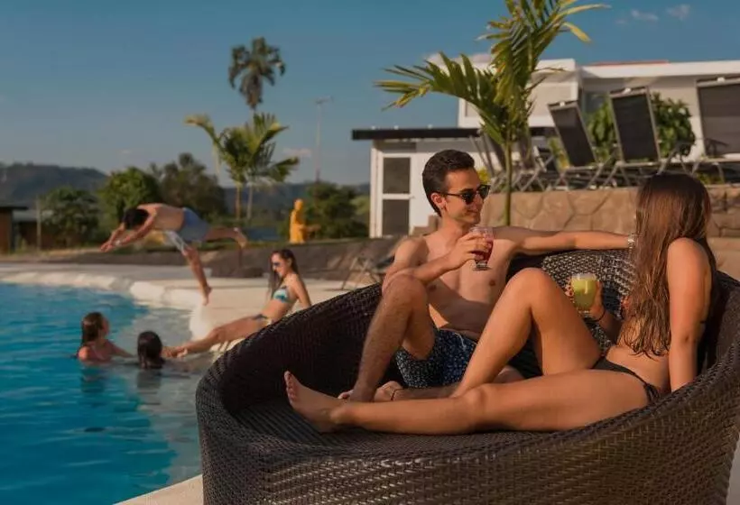 Hotelli Resort Del Cafe